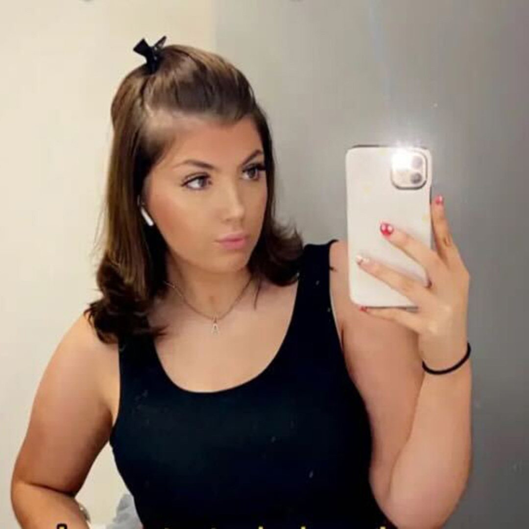 TikToker Leah Smith Dead at 22 After Bone Cancer Battle TikToker Leah Smith Dead at 22 After Bone Cancer Battle